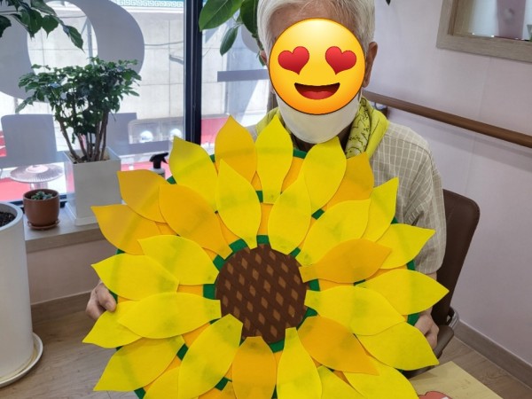 활짝 핀 노랑 해바라기